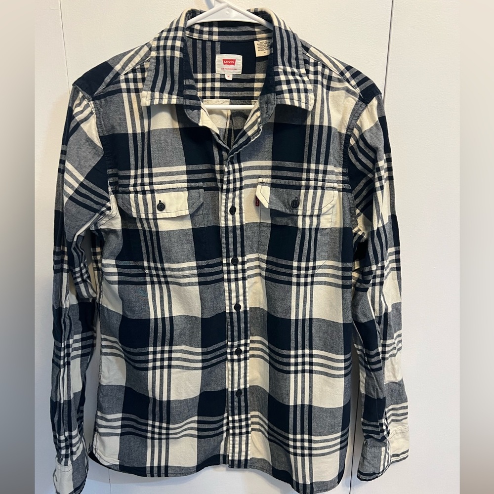 Levi’s Long Sleeve Button Down Navy Blue Plaid Flannel